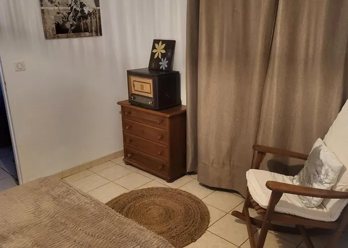 La Garrigue 度假居 弗龙蒂尼昂